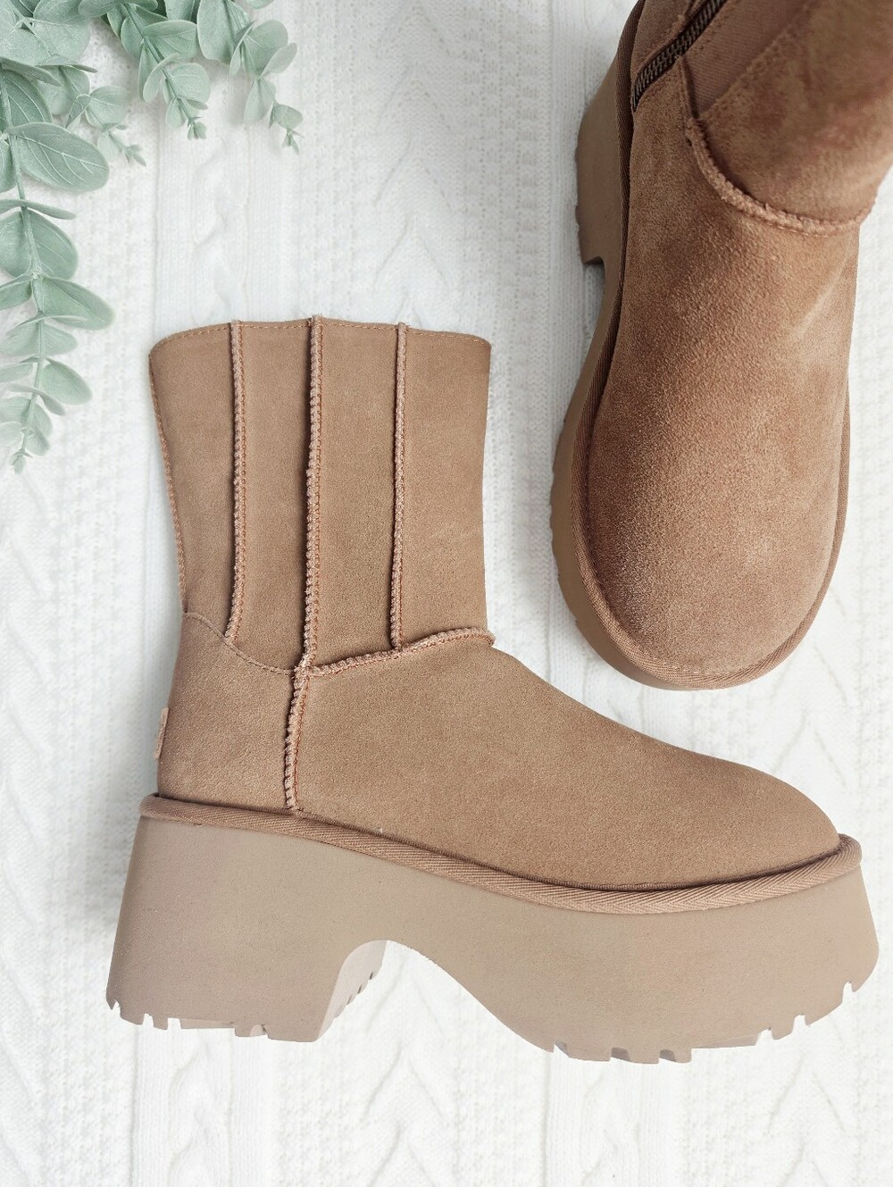 UGG Women's Classic Twin Seam New Heights Boots Platform Suede UGGplush 8 NEW
